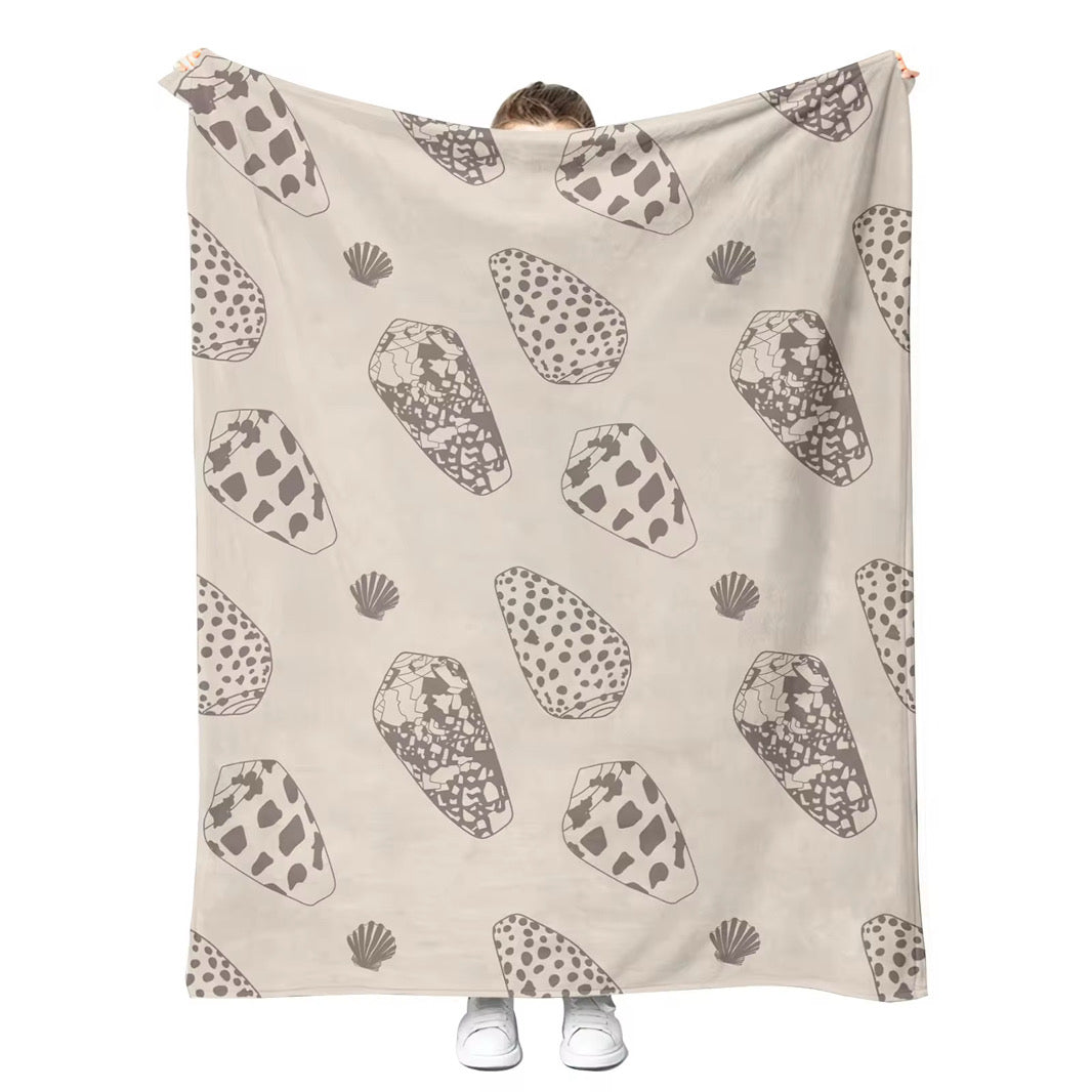 Aloha ‘Āina Shells Blanket